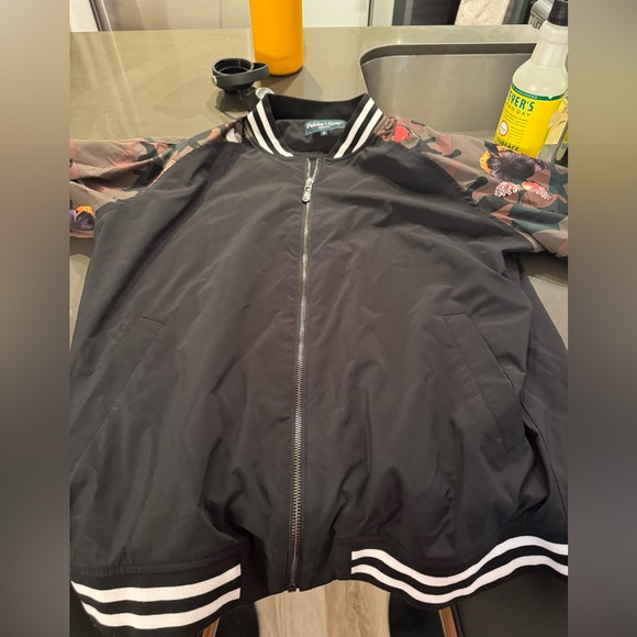 Raglan Zip Track Jacket - slim - Black Army Camo Butterfly size L - Picture 2 of 5